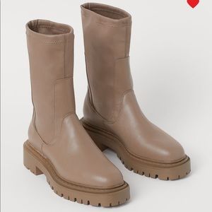 H&M tan Chelsea boots